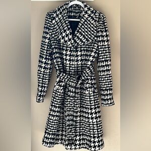 White and Black Size Medium Karl Lagerfeld Paris Wool Blend Wrap Coat